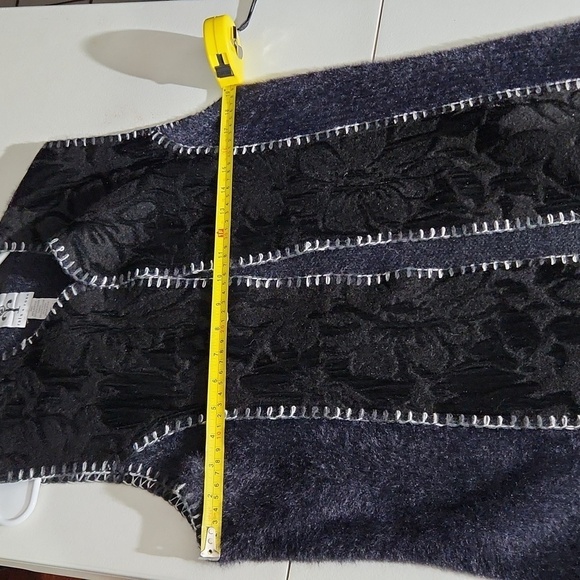 Rain + Rose Cardigan Vest Womens Size M Western Flowers Black Long Wool Blend - Picture 10 of 11